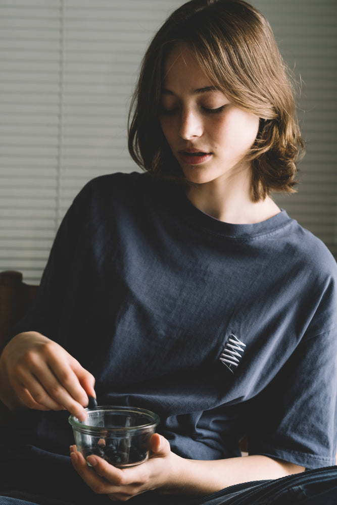 【新品】AWW MAGAZINE BLUEBERRY TEE AWW BLUEBERRY TEE – awwmagazine